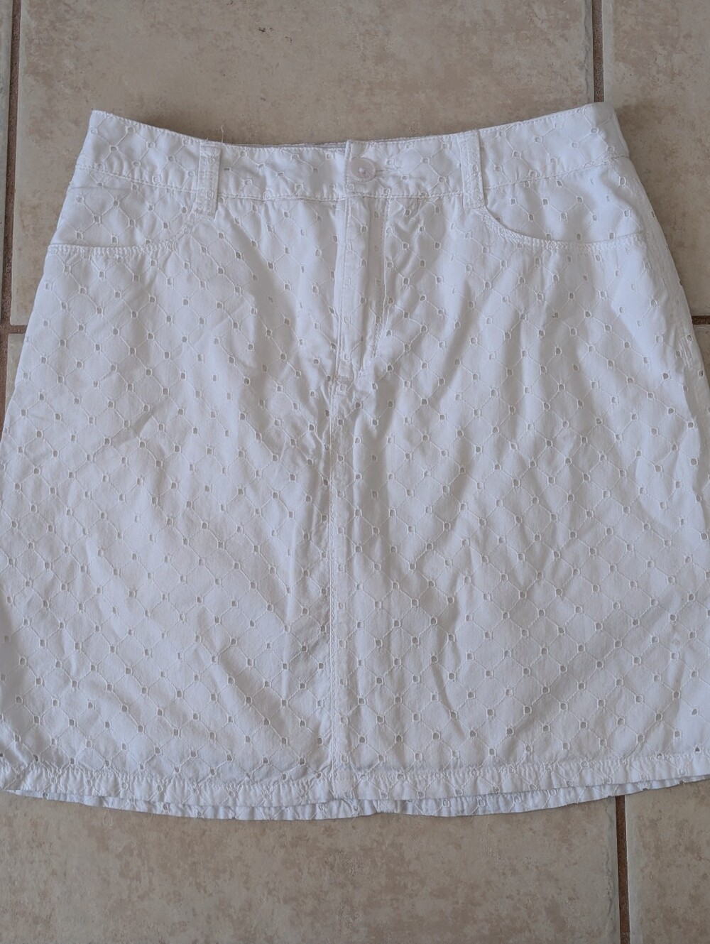 Croft & Barrow White Eyelet Skirt Size 4